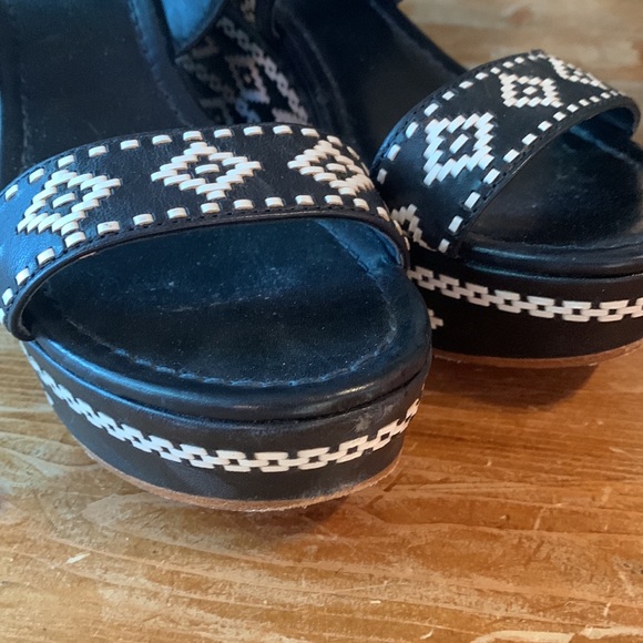 🌺 RARE Tory Burch leather wedge sandals - Picture 4 of 5